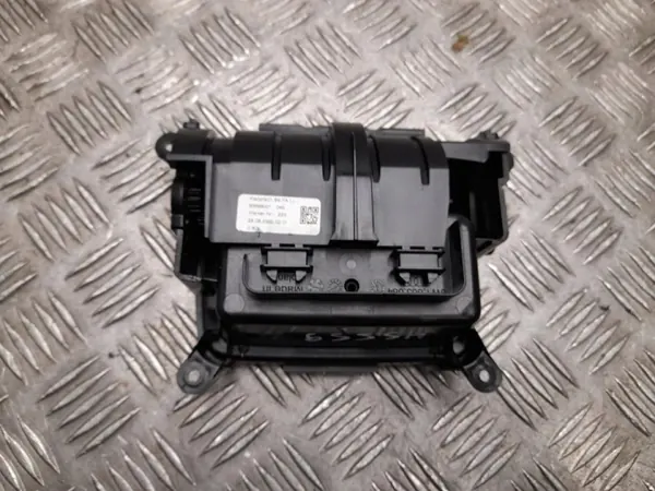 Aschenbecher Audi A4 Avant 2021 OEM 8W1 863 084 image 5