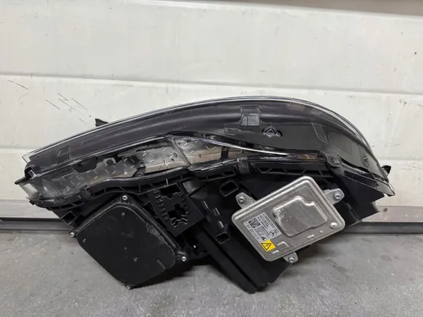 Mercedes-Benz C-Klasse W204 Linker Bi-Xenon Lamp image 3