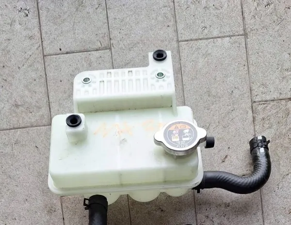 Mazda MX-30 kylvätsketank OEM mh0115730 - Begagnad image 2