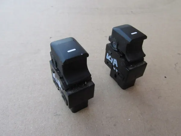 Kia Sportage III Raam Schakelaar 93575-1H000 image 2