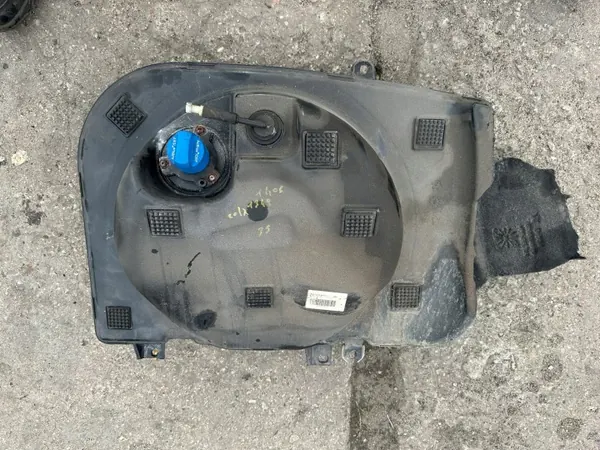 Maserati Levante 2016 AdBlue-säiliö OEM 670031280 image 4