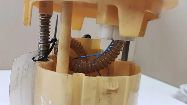 Brandstofpomp PEUGEOT 207 1.6L Diesel 2007 9680962080 image 4