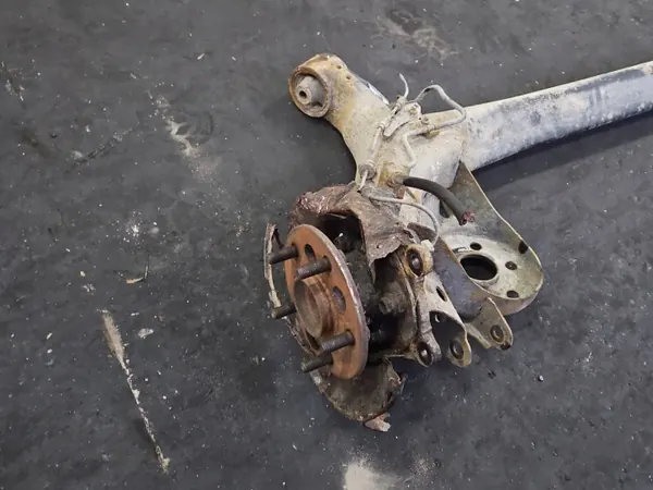 Viga de eje trasero OEM IMPRK1550214 para Toyota Auris I image 3
