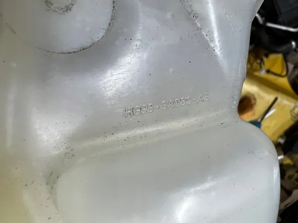 Tanque de expansão Ford OEM HG93-8A080-AB image 6