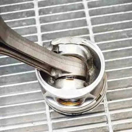 Audi A4 Avant Kolv 2.0L 2010 OEM 03L107065G038198401F image 5