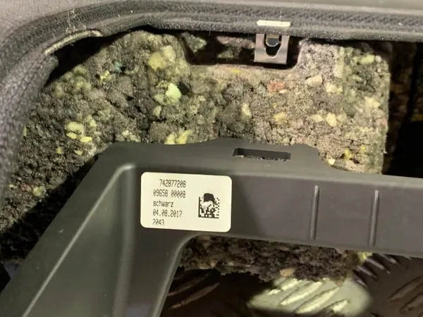 BMW 7 G11 G12 Kofferraum-Hinterablage OEM 8064912 image 4