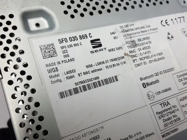 Radio CD SEAT OEM 5F0035869C - Usado image 4