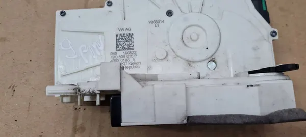 Audi Q8 2023 Linke Hintertürschloss image 3