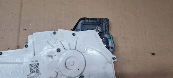 Audi Q8 2023 Linke Hintertürschloss image 5