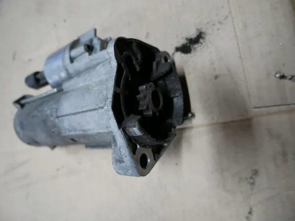 Motor de arranque AUDI A4 B7 06D911023A image 2