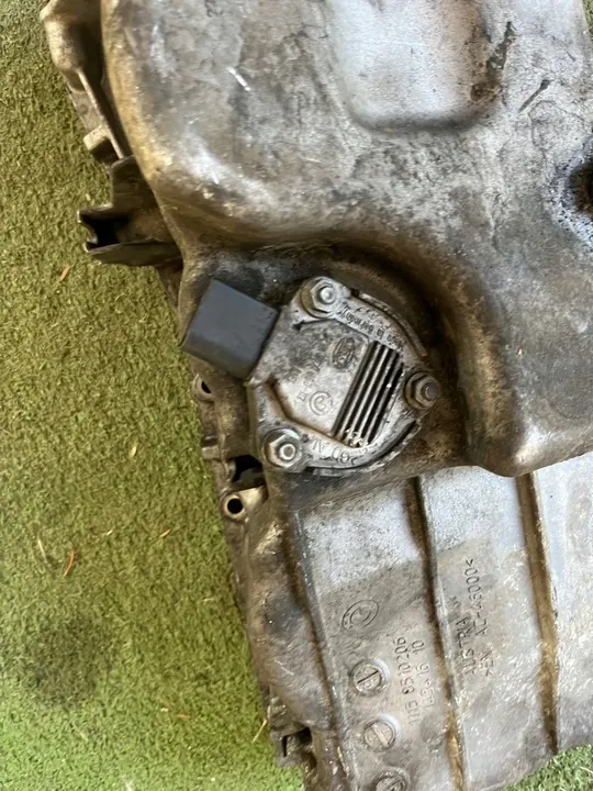 BMW 3 E90 E91 2.0 N47 Oljetunna Stor E92 image 4