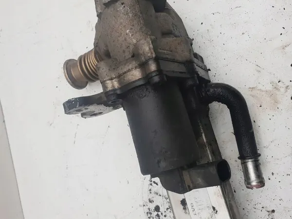 Volvo XC90 2005 Válvula EGR OEM 30788039 image 3