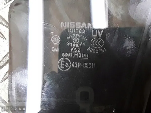 Cristal de puerta Nissan Leaf OEM e643r00011 - Usado image 3