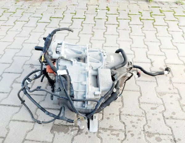Tesla Model Y Taka sähkömoottori OEM 1587780-00-A image 3
