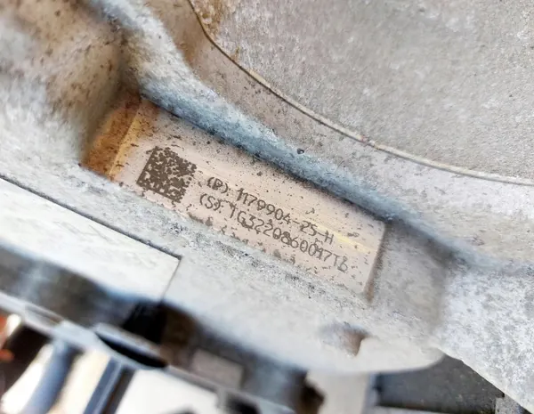 Tesla Model Y Taka sähkömoottori OEM 1587780-00-A image 7