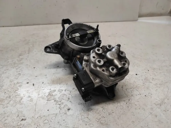 Distributeur Essence Mercedes W124 3.0 OEM 0438121033 image 4