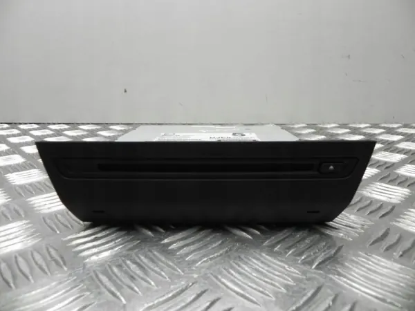 CD-Wechsler Mazda 3 2016 OEM BJE8-669G0C image 2