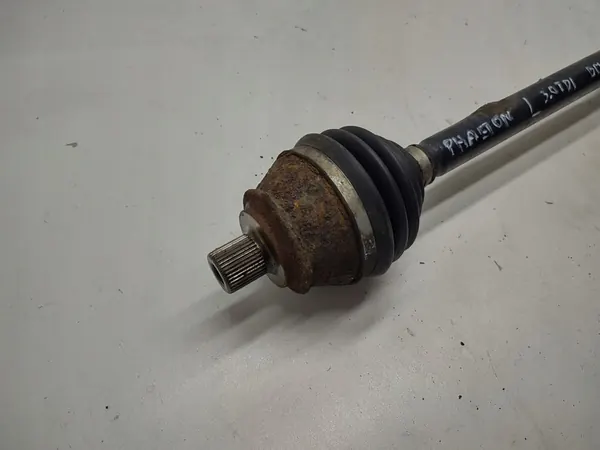 Vänster framdrivningsaxel VW Phaeton 3.0 TDI OEM image 2