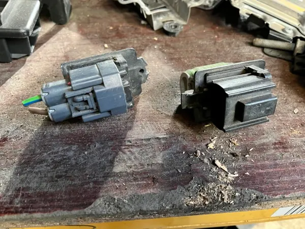 Ford Tuuletinvastus OEM REZYSTOR WENTYLATORA image 2