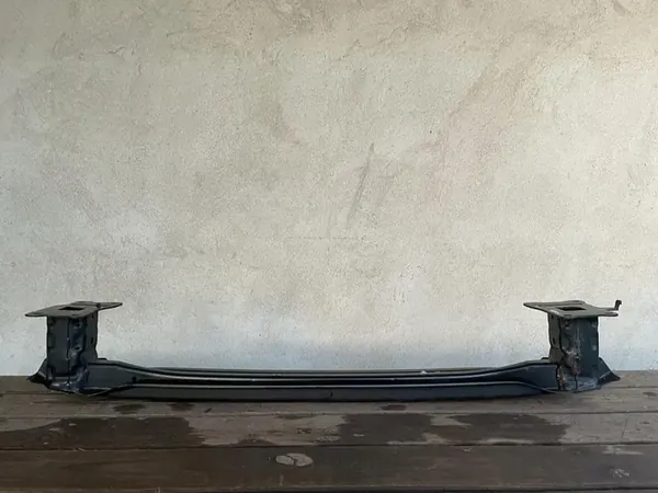 VW Polo IV 9N HB 01-05 Takapuskurautakappale OEM image 3