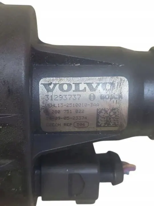 Intake Manifold VOLVO V40 CC 31293737 image 4