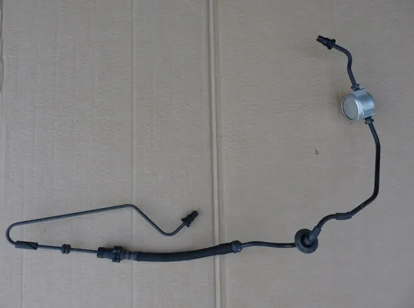 Tuyau de Débrayage AUDI A4 B8 8K1721465D image 1