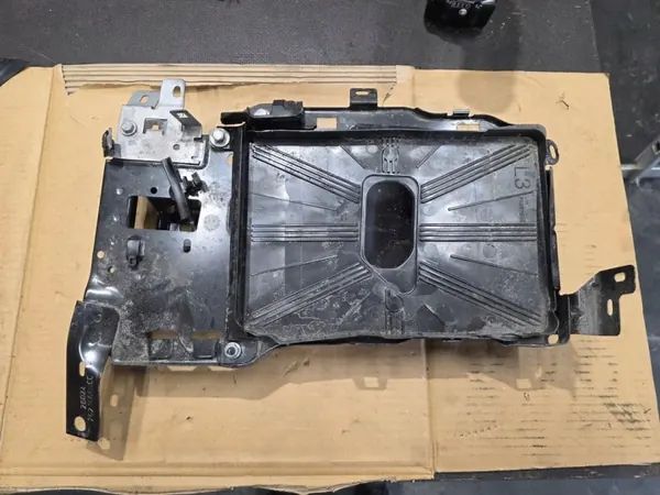 Opel Astra L VI 1.5D akun kiinnityspohja OEM image 2