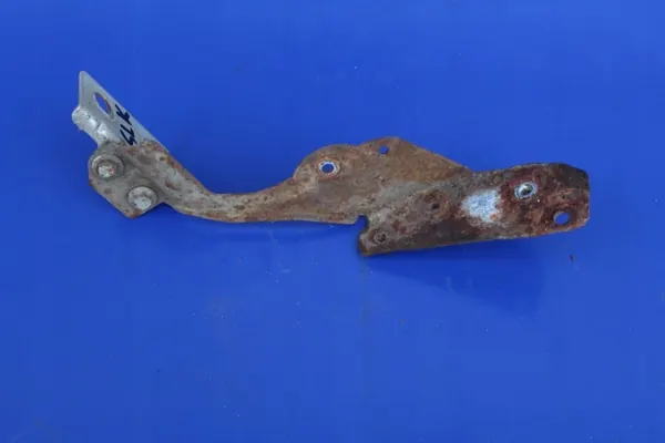 Höger stänkskyddsfäste OEM A1716203214 Mercedes image 3