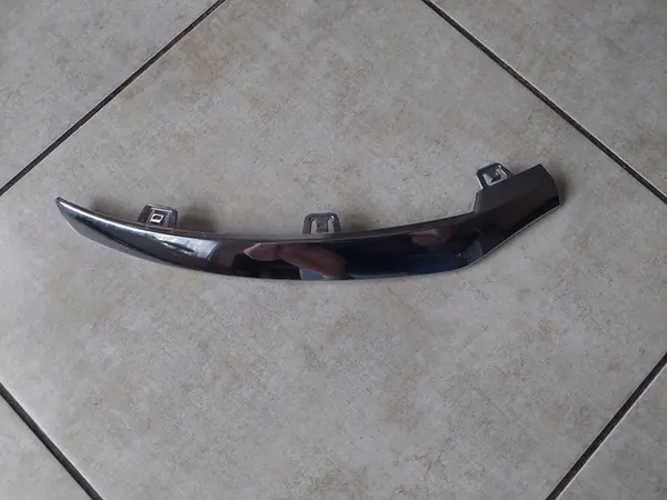 Acabamento cromado do para-choque dianteiro direito - Mercedes GLC W253 image 2