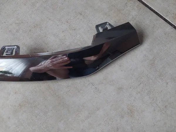 Acabamento cromado do para-choque dianteiro direito - Mercedes GLC W253 image 3