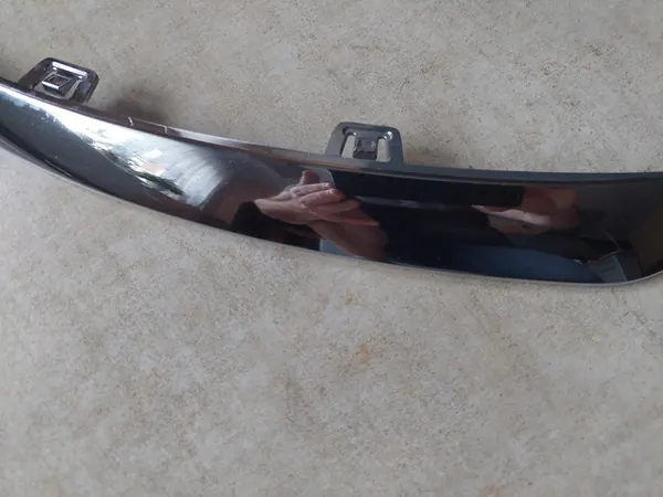 Acabamento cromado do para-choque dianteiro direito - Mercedes GLC W253 image 4