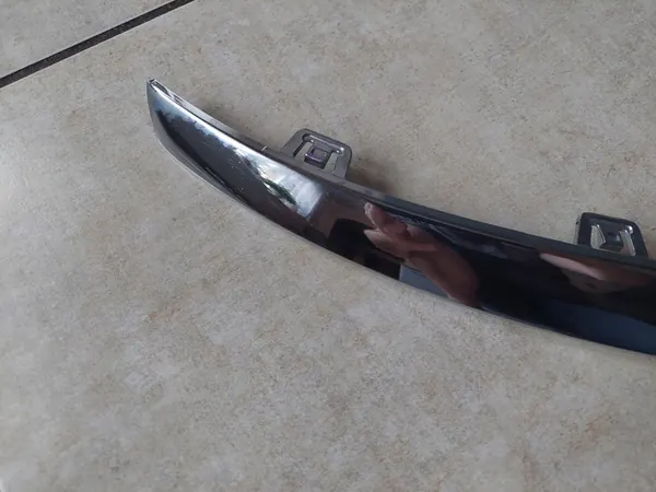 Acabamento cromado do para-choque dianteiro direito - Mercedes GLC W253 image 5