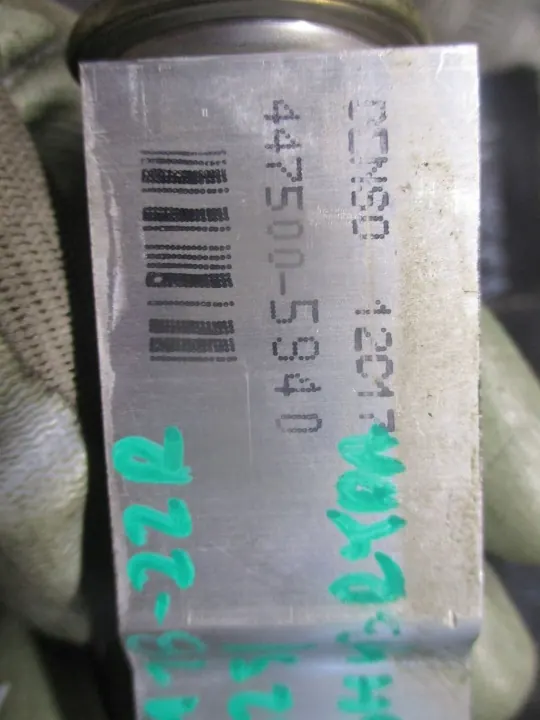 Válvula de expansión OEM KBI51474 para Toyota Corolla image 4