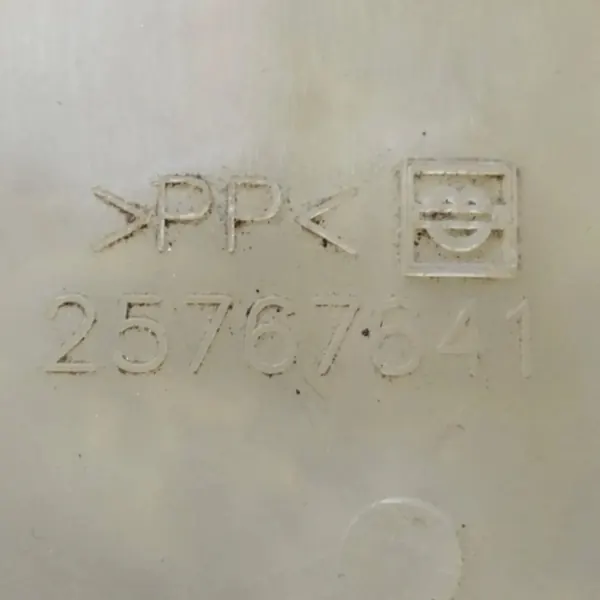 Uitzettank Cadillac SRX OEM 25767641 4.56L image 9