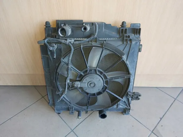 Toyota IQ 1.4 D4D Radiator & Ventilator OEM image 2