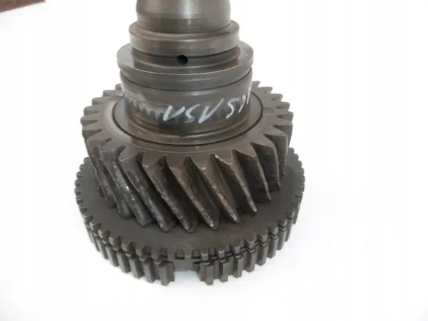 Arbre d'embrayage ZF 16S OEM 1316302085 - Occasion image 8