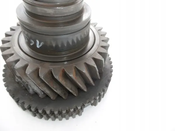 Arbre d'embrayage ZF 16S OEM 1316302085 - Occasion image 9