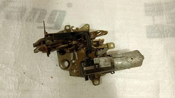 Serrure Coffre Mercedes E W210 OEM A21074005386 image 5