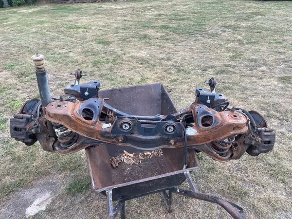 VOLVO S40 II V50 2.5 T AWD Rear Suspension image 1