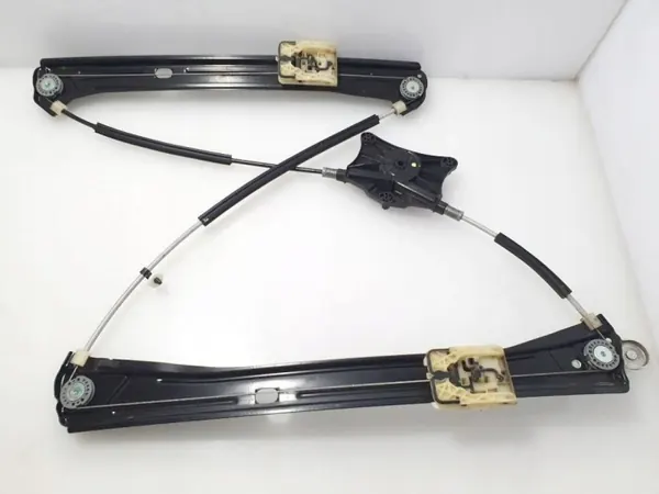 VW Tiguan 2016 Vänster framdörr fönsterregulator OEM 5NA837461 image 4