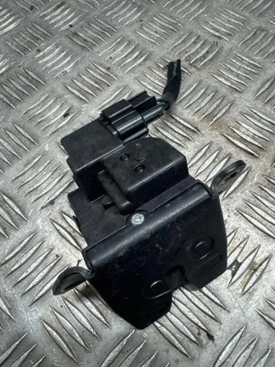 Fecho de porta-malas Hyundai OE 812303Z000 - Usado image 2