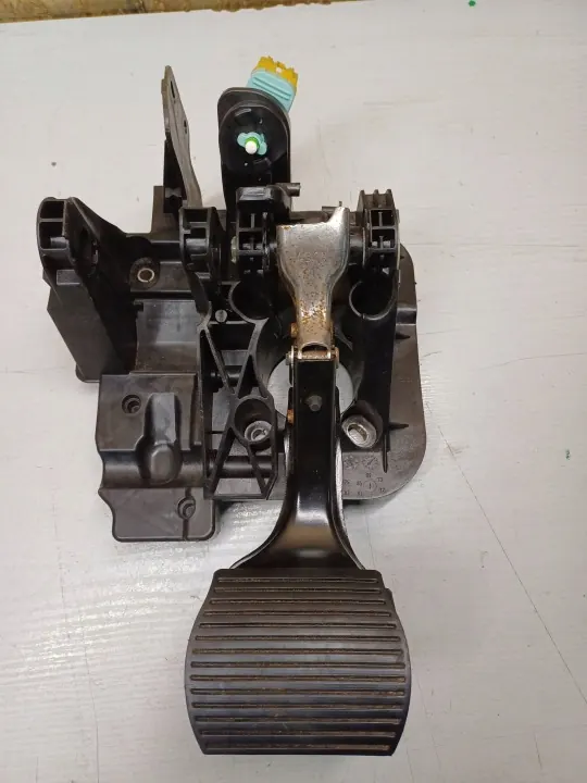 Pédale de frein OEM BHZ2137 pour Fiat 500 C 1.2 image 2