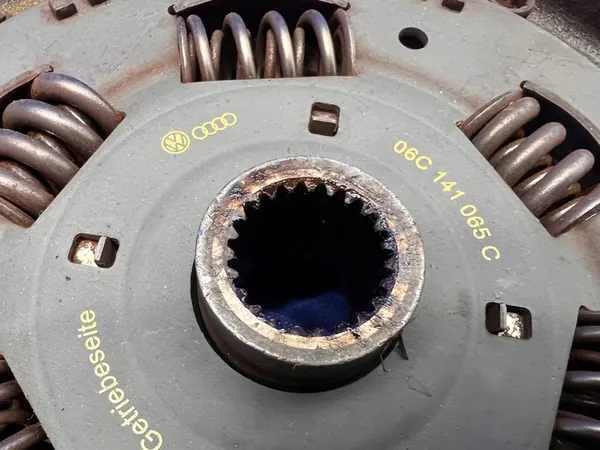 AUDI A6 C6 3.2 FSI Volante 06C141065C image 2