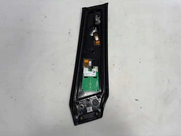 Kamera Höger Pelare Tesla Model 3 OEM 1734279-00-F image 3