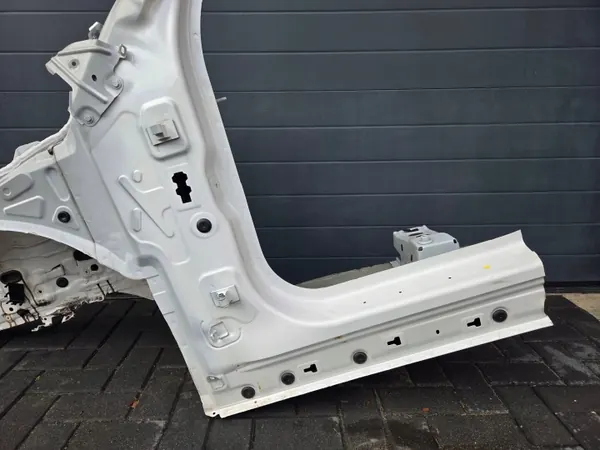 BMW X1 F48 Saia Quarto Esquerda Dianteira OEM image 3