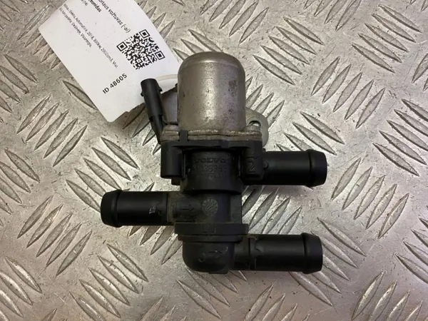 Volvo XC90 2018 Soupape de Refroidissement OEM 31338385 image 3