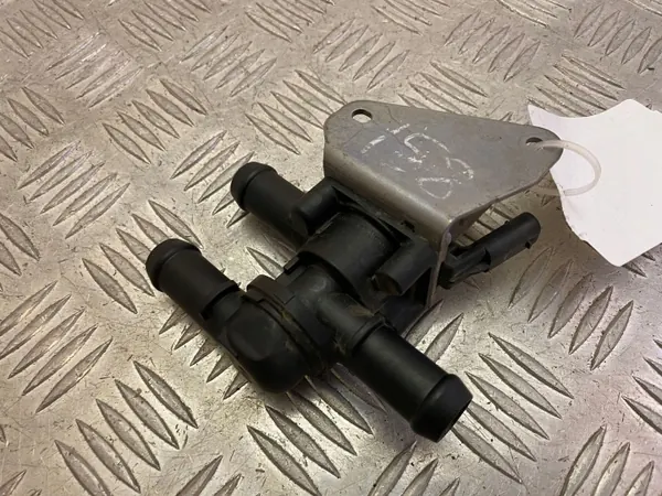 Volvo XC90 2018 Soupape de Refroidissement OEM 31338385 image 4