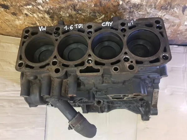 Bloco Motor VW/SEAT/SKODA/AUDI 1.6TDI OEM 03L021P image 2