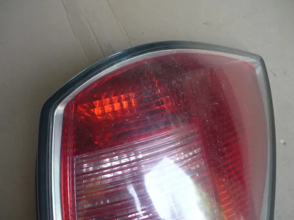 Luz trasera derecha Opel Astra H III Kombi image 4