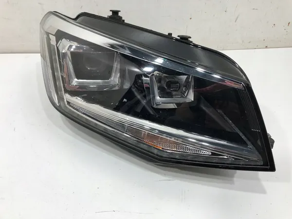 Oikea Ajovalo VW Caddy 2K5 Xenon image 5